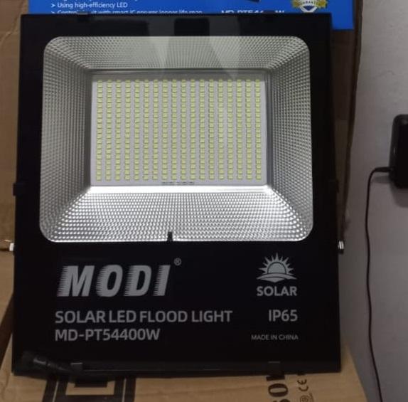 MODI 400W Watts LED Solar Floodlight IP65 Waterproof with remote control